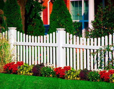 vinyl picket fence