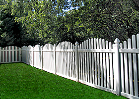 vinyl picket fence