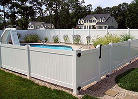 white vinyl fence