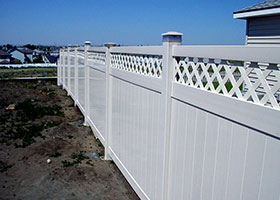 privacy vinyl fence