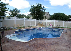 privacy fence with lattice