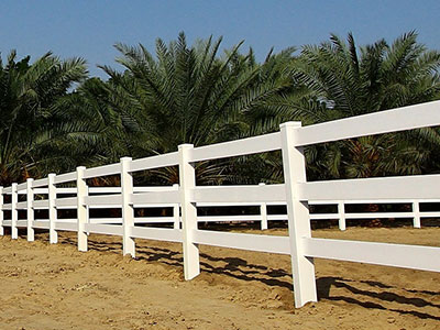 white vinyl horse fencing