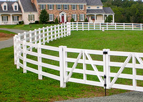 vinyl horse fence
