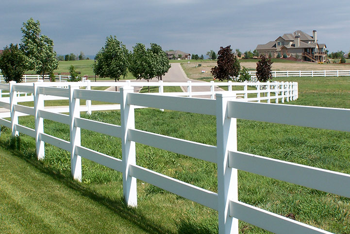 496 Feet of White 3-Rail Vinyl Horse Fencing Made In the USA! 