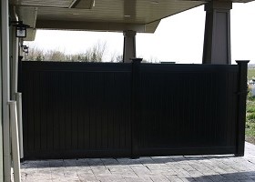 black privacy fencing