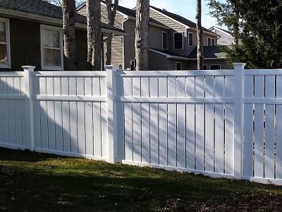 vinyl privacy fence