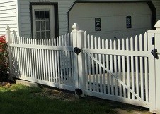 Sacramento 6' Tall tan picket fence