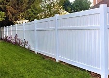 6' Tall Seneca vinyl pool fence